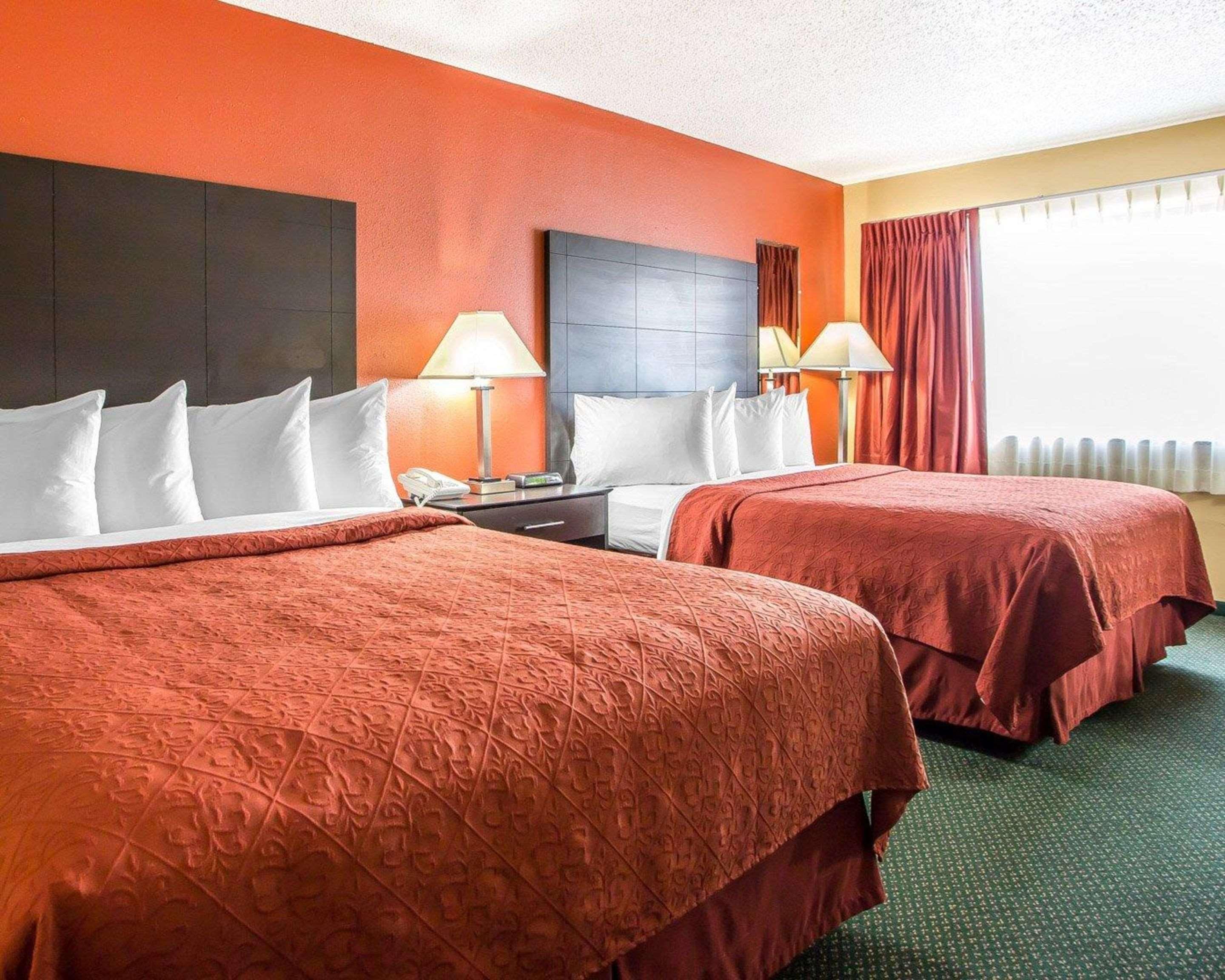 Quality Inn Morton At I-74 Экстерьер фото