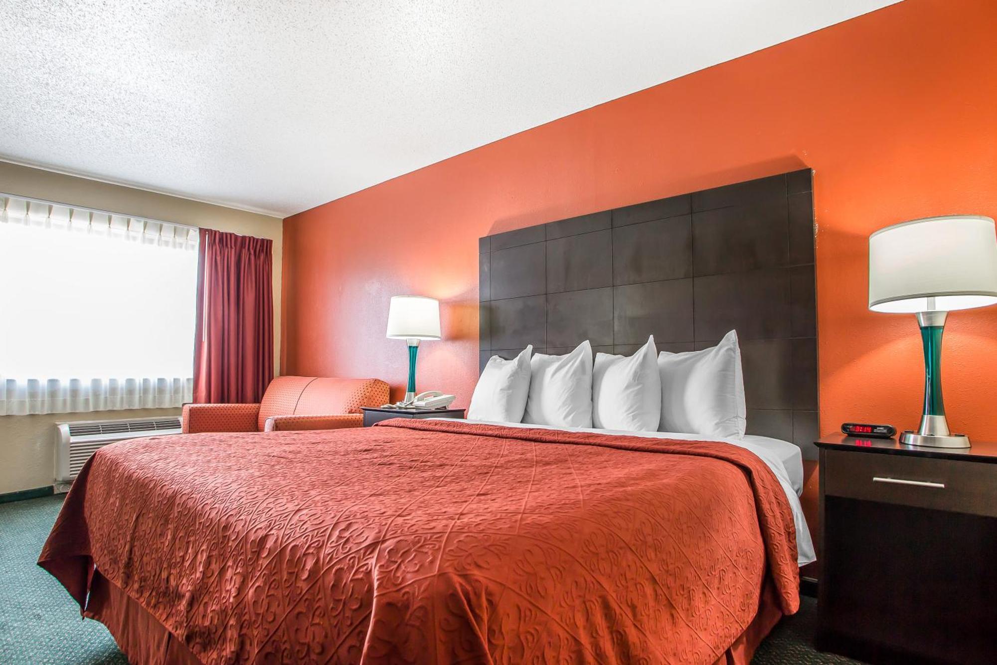 Quality Inn Morton At I-74 Номер фото
