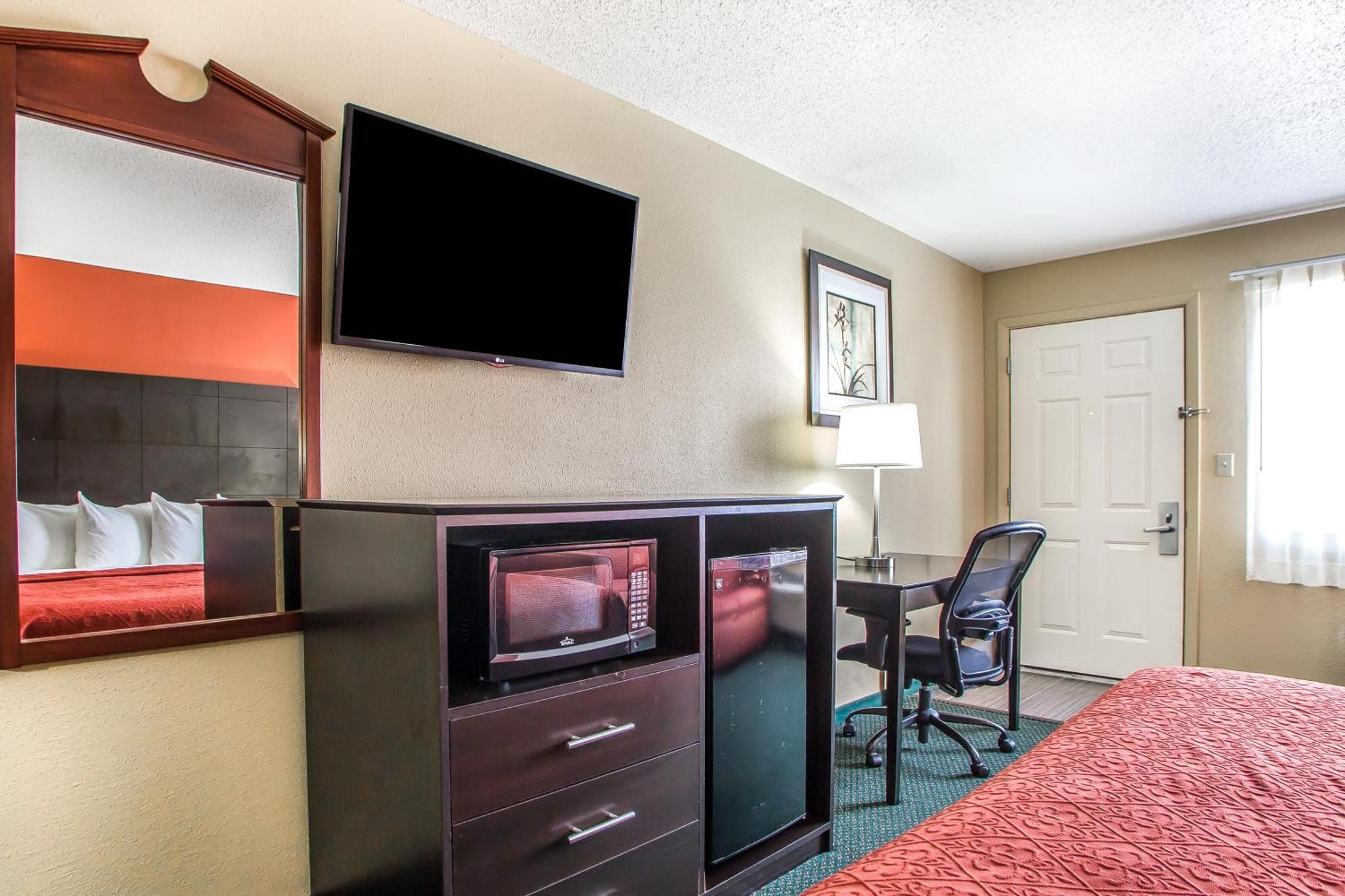 Quality Inn Morton At I-74 Номер фото